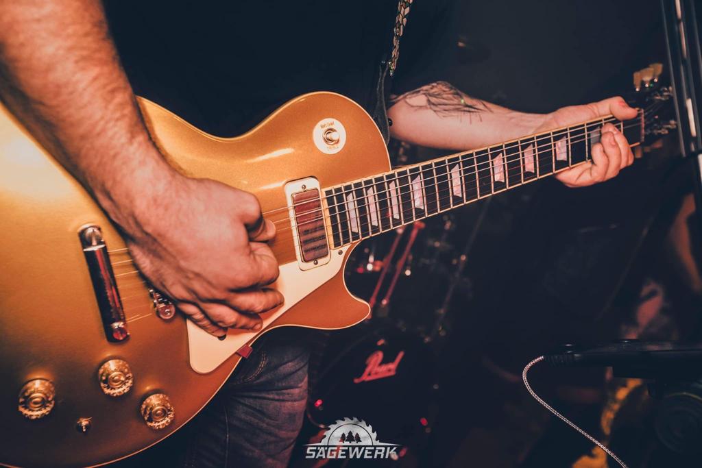 2b1ef304 03d5 45eb 9e9d a585e7939a3a